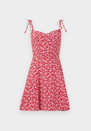 Короткое платье