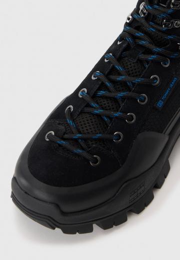 Ботинки на шнуровке