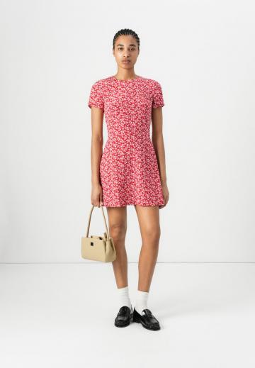 Короткое платье