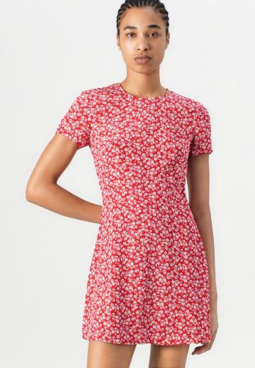 Короткое платье