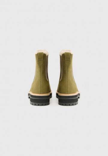 Зимние ботинки