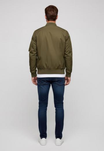 Куртка бомбер