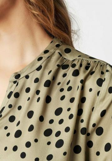 Атласная блузка