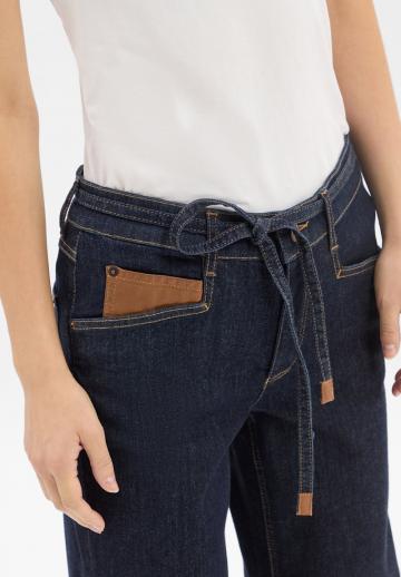 Короткие джинсы