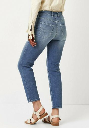 Короткие джинсы