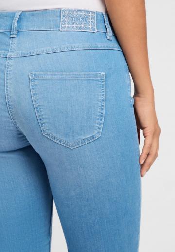 Короткие джинсы