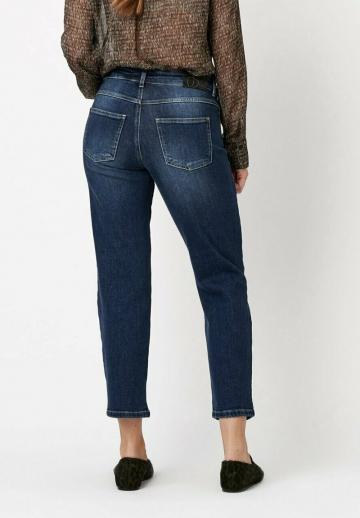 Короткие джинсы