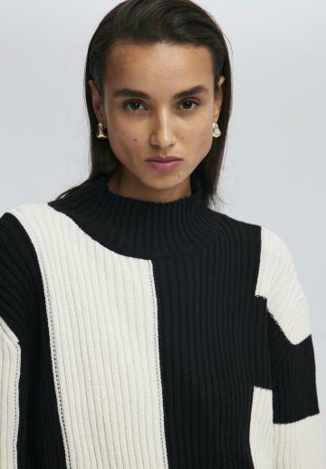 Длинный пуловер