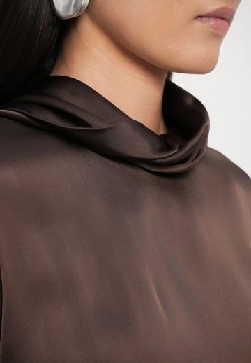 Атласная блузка