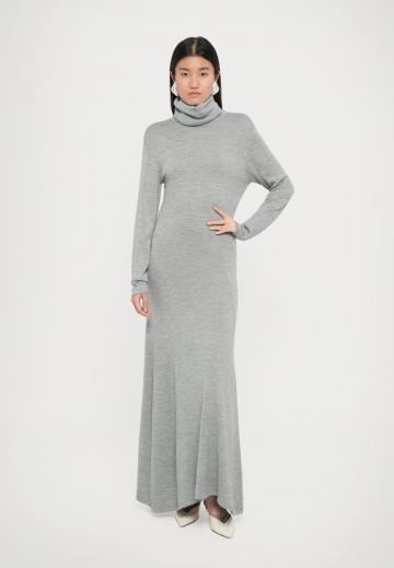 Вязаное платье