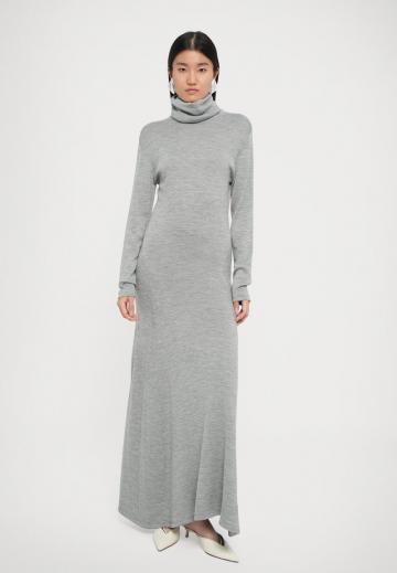 Вязаное платье