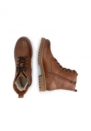 Ботинки на шнуровке