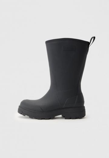 Резиновые сапоги