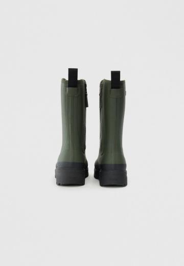 Резиновые сапоги