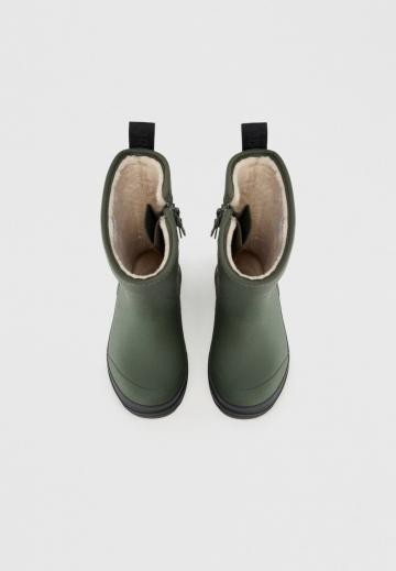 Резиновые сапоги