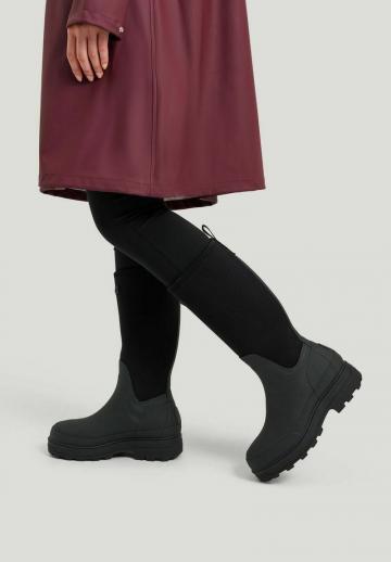 Резиновые сапоги