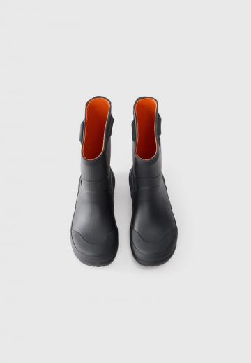 Резиновые сапоги