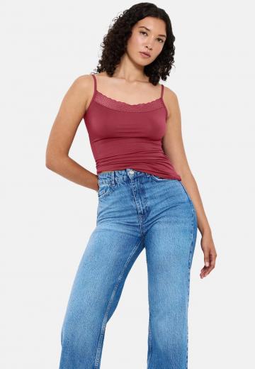 Топ на бретельках