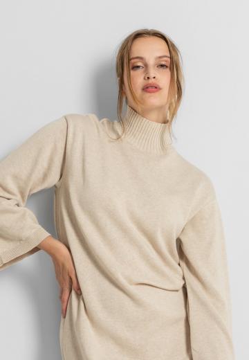 Вязаное платье