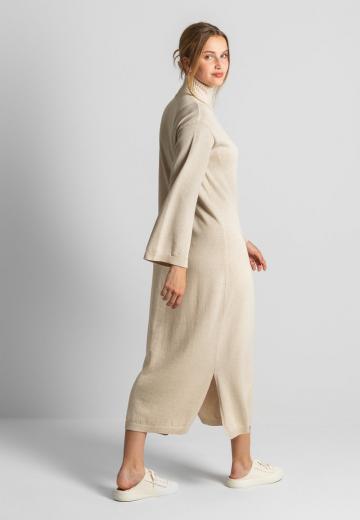 Вязаное платье