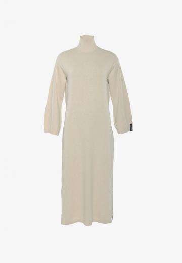 Вязаное платье