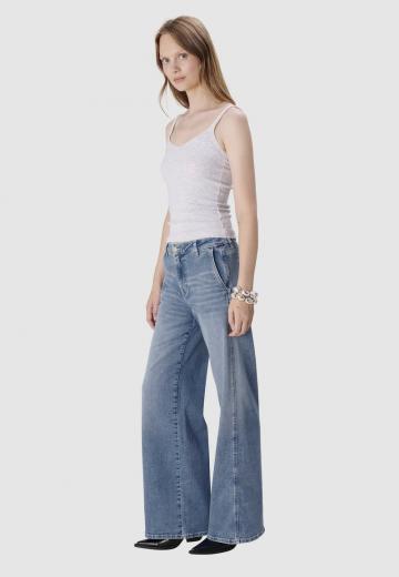 Топ на бретельках