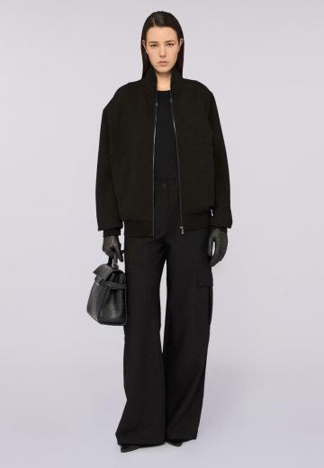 Брюки с накладными карманами