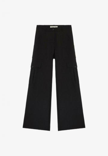 Брюки с накладными карманами