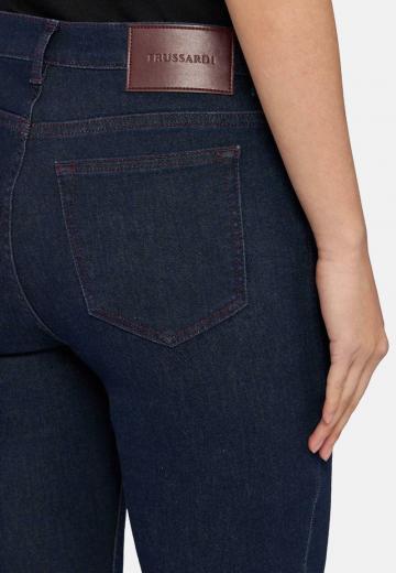 Узкие джинсы