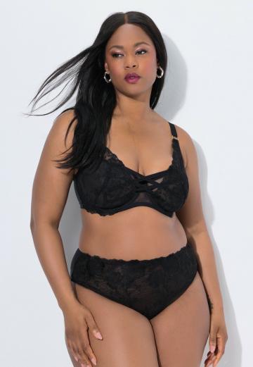 Трусы на бедрах