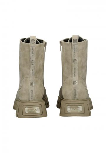 Сапожки на танкетке