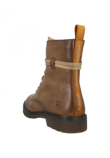 Ботинки на шнуровке