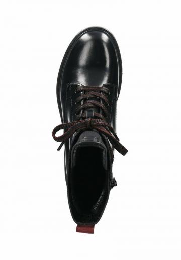 Ботинки на шнуровке