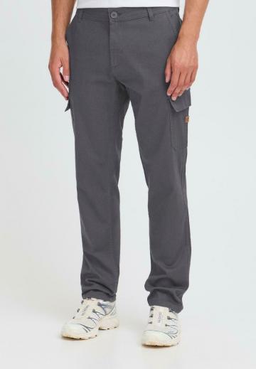 Брюки с накладными карманами