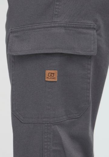 Брюки с накладными карманами