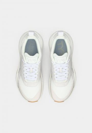 Тренировочные кроссовки