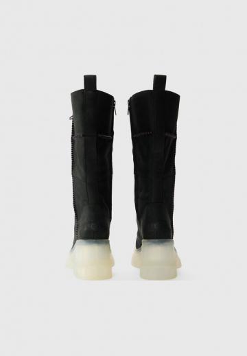 Ботинки на шнуровке