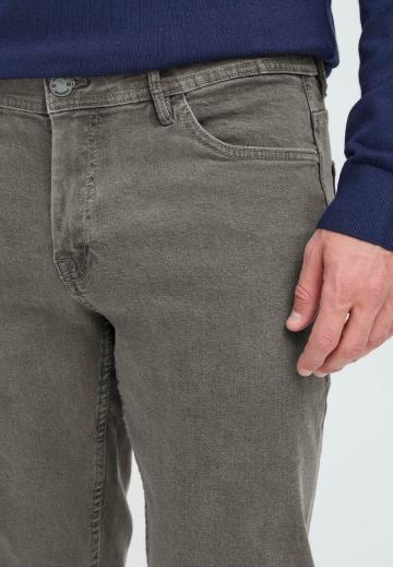 Узкие джинсы