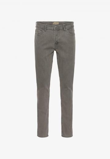 Узкие джинсы