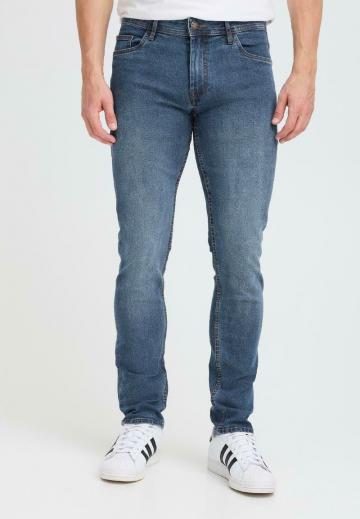 Узкие джинсы