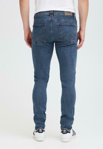 Узкие джинсы