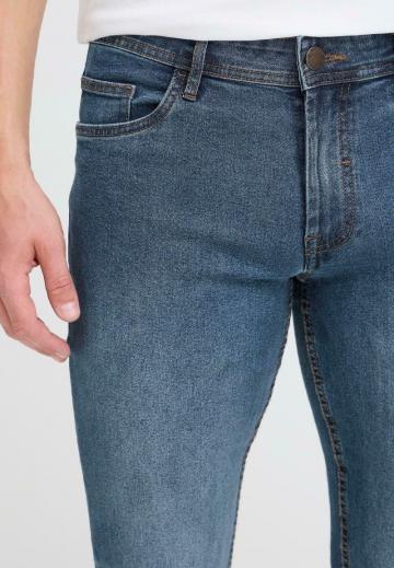 Узкие джинсы
