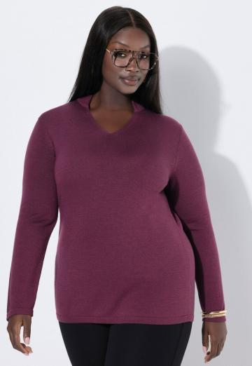 Пуловер с вырезом V