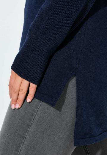 Пуловер с капюшоном