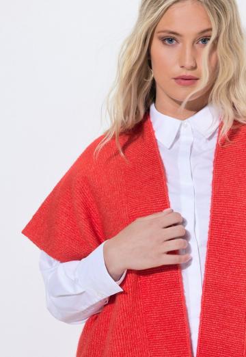 Длинный жилет