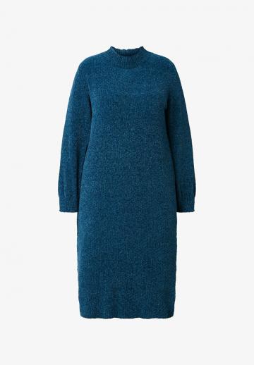 Вязаное платье