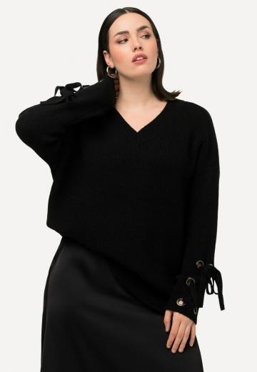 Пуловер с вырезом V
