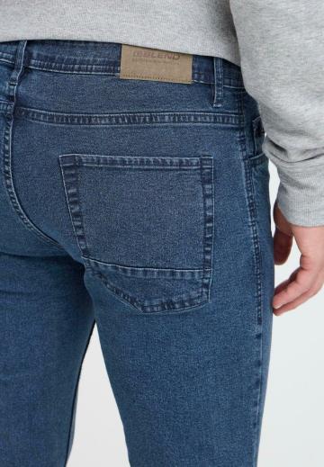 Узкие джинсы