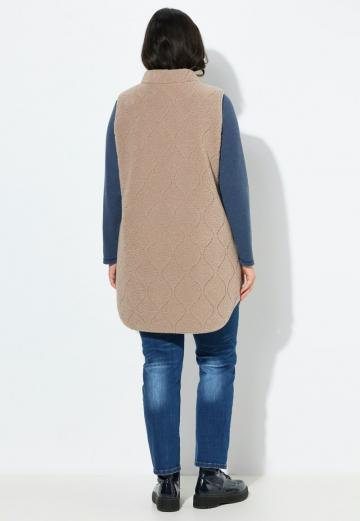 Длинный жилет