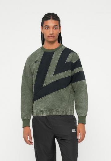 Спортивная кофта